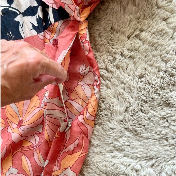 Isla & White  Silk Top - Picture 8 of 12